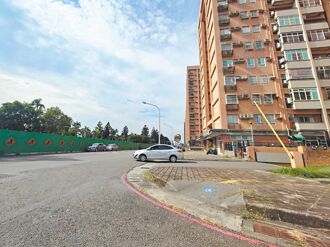 高雄 新台17線正對國宅車道 成隱憂