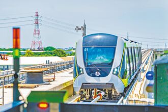 沿著軌道 目光與未來交會