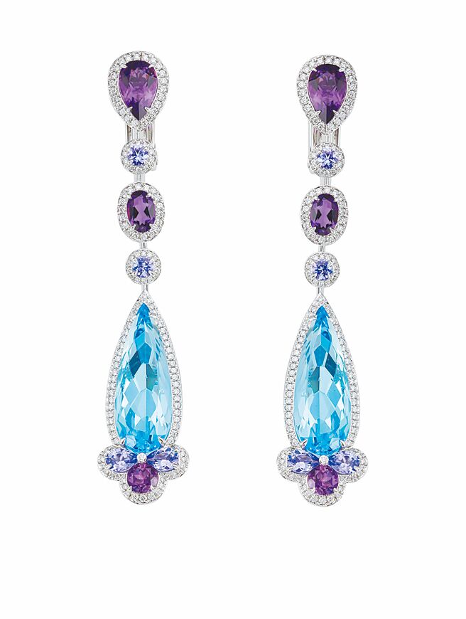Chopard Temptations耳环，採用蓝色梨形切割拓帕石做主石，搭配紫水晶、坦桑石和钻石，202万元。（Chopard提供）