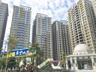 找不到社區大門 蘆洲外送員崩潰餐丟捷運出口 當地人看地點秒懂