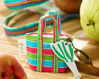 造型悠游卡被观光客疯抢 黑金刚、茄芷袋引爆收藏热