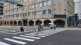 台南火車站圓環南側增斑馬線 民眾讚便利：不用走地下道