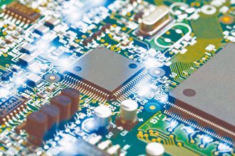 PCB誰錯殺、誰又炒過頭？業內投顧喊「這4家」快減碼 富喬、金居、南亞、昇貿...10檔本益比1表看