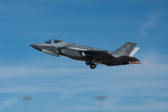 川普指控馬杜洛是「毒梟首腦」F-35進駐波多黎各 劍指委內瑞拉