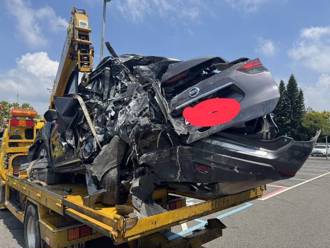 國1連環撞！　聯結車猛撞路肩施工車再推撞故障車