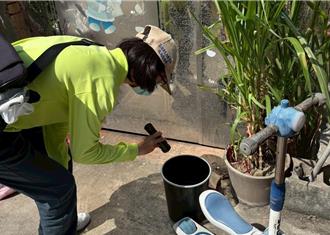 高雄登革热群聚案未扩大 警戒区仍有14处脏乱 捕大量成蚊