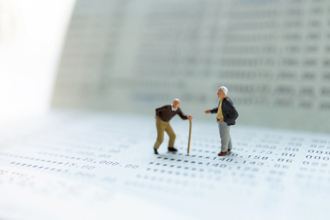 70岁阿伯月入近9万 每天只花30元！残酷真相令人心碎