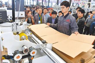 川普衝擊 榮成兩招保現金流