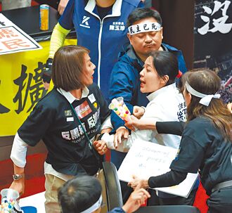 搧罗智强耳光 邱议莹遭诉道歉