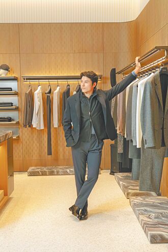 鳳小岳西裝控 看重舒適