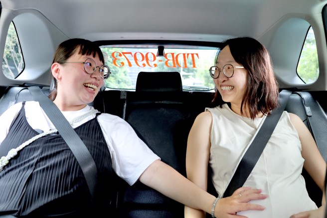 臺中的孕妈咪分享，现在去产检，都不用烦恼停车问题，出门好安心。(图/臺中市社会局提供)