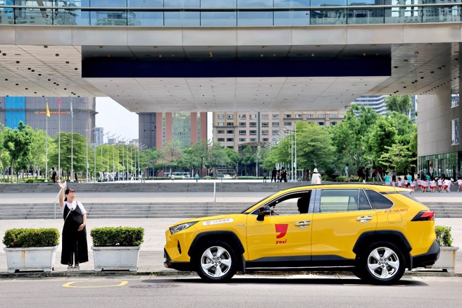 臺中孕妈咪分享说，只要打开「台中通 TCPASS」APP，申请跟支付都很方便，真的「好贴心」。(图/臺中市社会局提供)