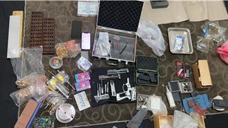 台南警突擊槍毒犯 查獲改造槍與「星型」毒品