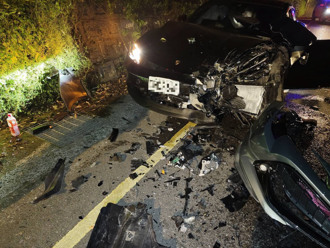 新烏路對撞！18歲男飆山道過彎撞保時捷　害2友受傷送醫