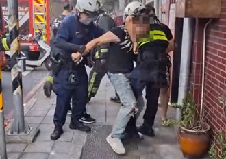 「看到有烟」打119竟是乱喷灭火器 男讨债不成遭警带回