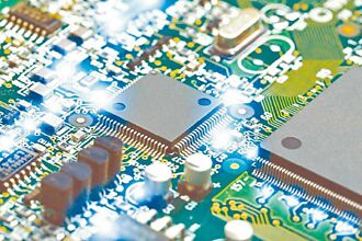 創意、智原 8月營收兩樣情