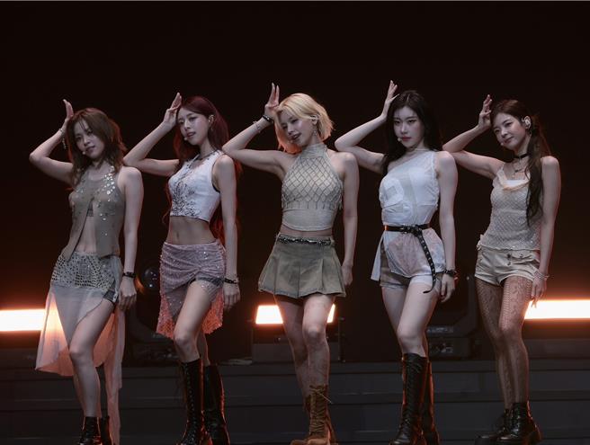 ITZY感動粉絲應援很給力。（郭吉銓攝）