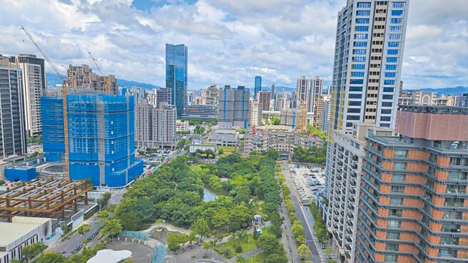 不动产放款天条松绑，房仲业表示，房地产后市发展，可观察公股银行承作意愿与量能是否增加。（王莫昀摄）