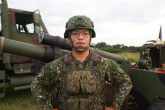 兰指部混炮营实弹射击 精进战技强化炮兵专业