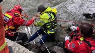 水域救援訓練出意外！ 四川6消防員遇險4獲救2失聯