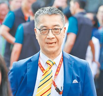 爭提名 綠小雞搶同框賴