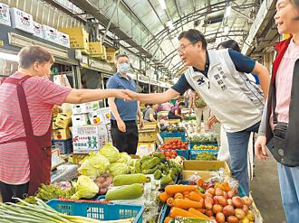 劉和然逛新莊市場 關切中元供貨