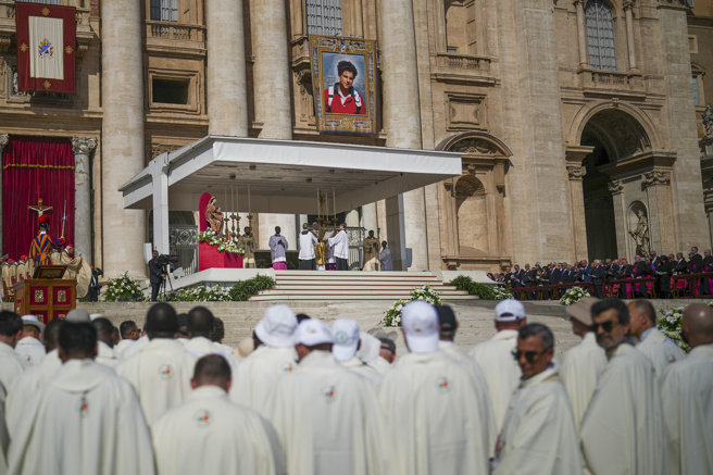 義大利少年阿庫蒂斯獲封為首位「千禧世代」聖人。（圖／達志／美聯社）