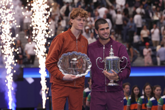 美网》阿卡瑞兹逗趣发言 「见辛纳比见家人多」