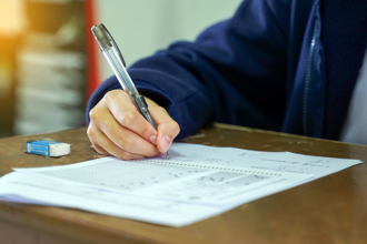 鐵飯碗QA》報一堆國考練筆真的有幫助嗎？網友狠揭真相