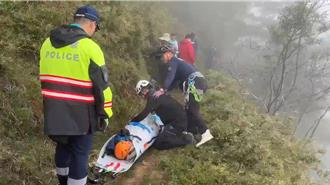 婦人登麟趾山踩空墜落10米邊坡   困陡壁2小時獲救