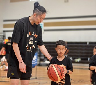 TPBL》林书纬远赴关岛 跟青少年学员分享冠军经验与启发