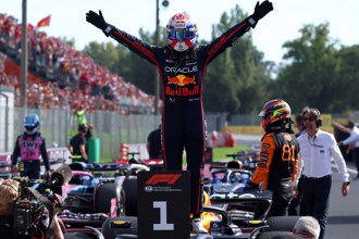 F1》打破史上最快单圈纪录 维斯塔潘义大利站风光夺冠