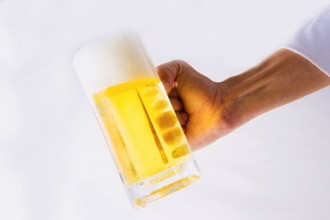 愛喝酒的人注意！95％啤酒竟含「永久化學物質」