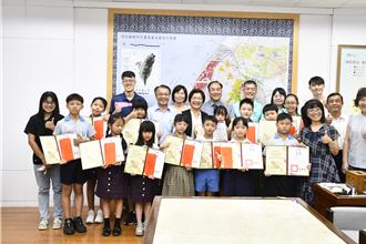 彰化國小生稱霸全縣！狂讀6000本書 拿下「雲豹級」認證