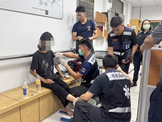 獨家》女闖花蓮港管制區停泊拖船 警關懷守護化解家庭遺憾