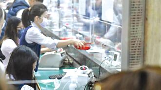 公股銀H1放款 企金、消金兩樣情