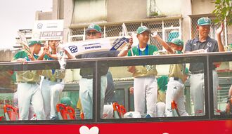 東園少棒封王遊行 林智勝引退賽傳承