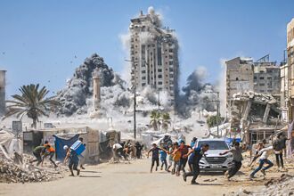 以連2天轟炸 迦薩數十萬人逃離