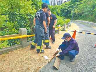淡水護欄忽斷裂 男墜溪亡