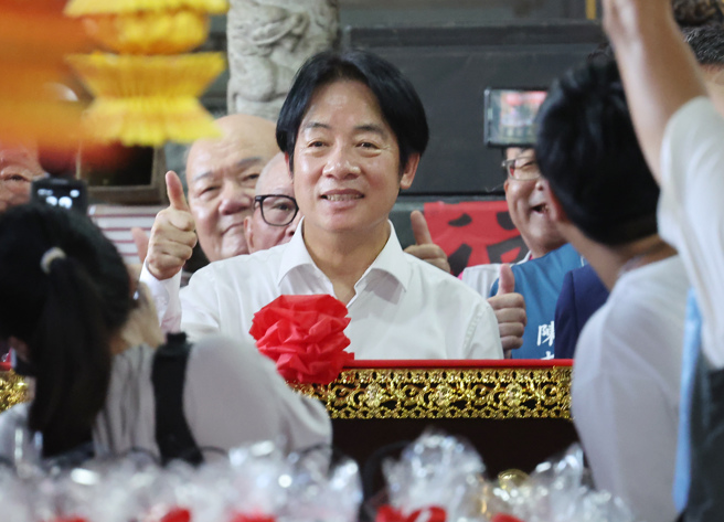 身兼民进党主席的赖清德总统（中）6日启动全国22个县市巡迴座谈。（资料照／姚志平摄）