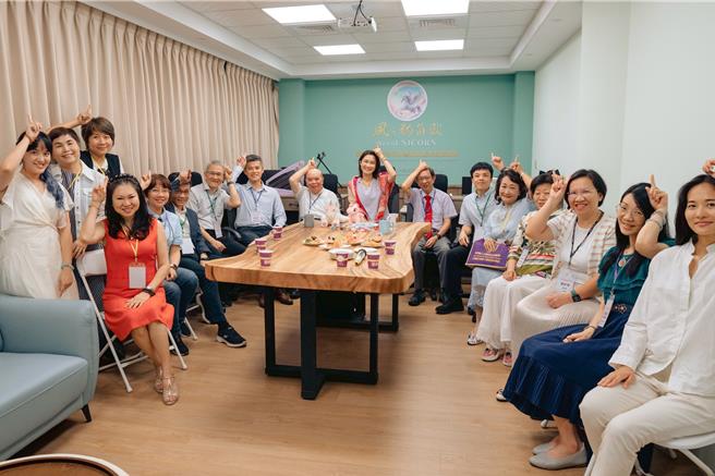 中山大學成立氣膠生醫育成園地，協助產品研發與商品化，強化師生創業支持與國際鏈結。（中山大學提供）