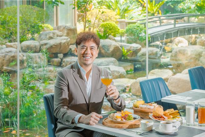 青焰進駐台北美麗信花園酒店，路易莎董事長黃銘賢說，與飯店合作發展多品牌有望創造多贏局面。（路易莎提供／朱世凱台北傳真）