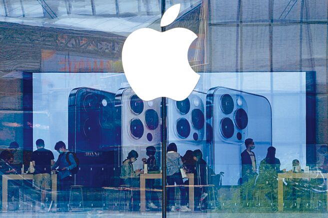 苹果秋季新品发表会将举行，投资专家看好涨势落后苹概股，尤其兼具有基本面支撑的成长股可留意。图／美联社