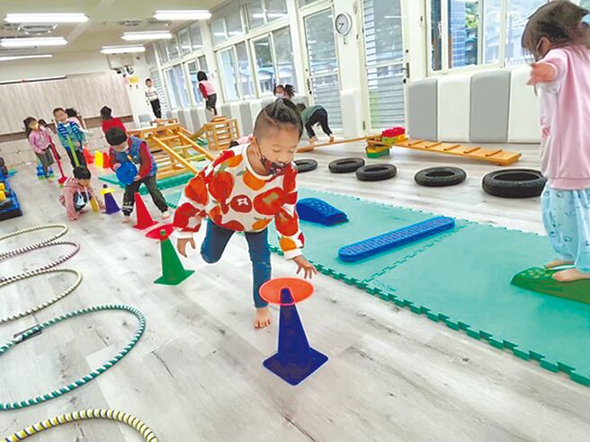 基市府本学年度起推动「动能60」，将幼儿园每天的「大肌肉活动时间」，从现行30分钟延至60分钟。（基隆市教育处提供／徐佑升基隆传真）