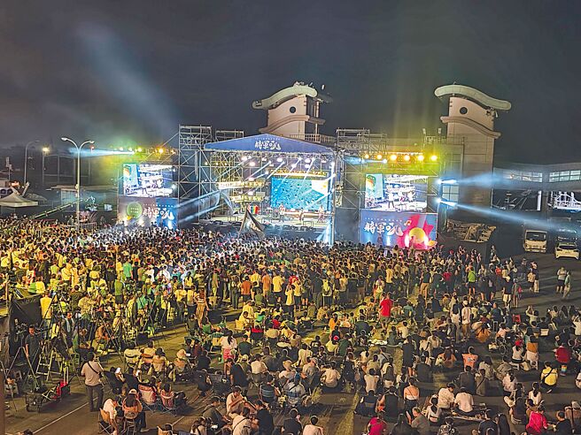 台南市6、7日一连两天举办「台南夏日音乐节─将军吼」，人潮不输去年。（读者提供／程炳璋台南传真）