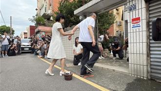 柯文哲返老家 車牌「8196」 民俗專家一看皺眉