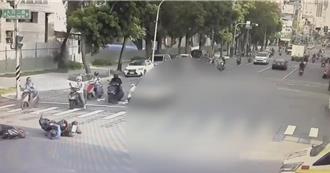 為禮讓救護車減速遭追撞   高雄3機車路口撞成一團