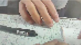 高雄大樓普渡品擺騎樓人行道阻礙停車   沒申請路權慘吞罰單