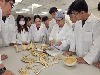 衛福部續推公費醫師計畫 3校公費生名額明年增至30名