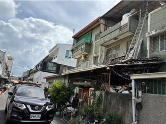 台南传虐狗！3只狗被养在石棉瓦屋顶 动保处调查原因曝光